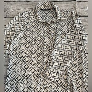 Zara buttoned blouse. Like new. Size M.